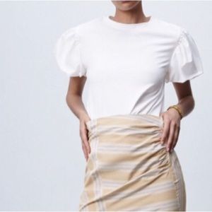 NWOT Zara white puff sleeve t-shirt.